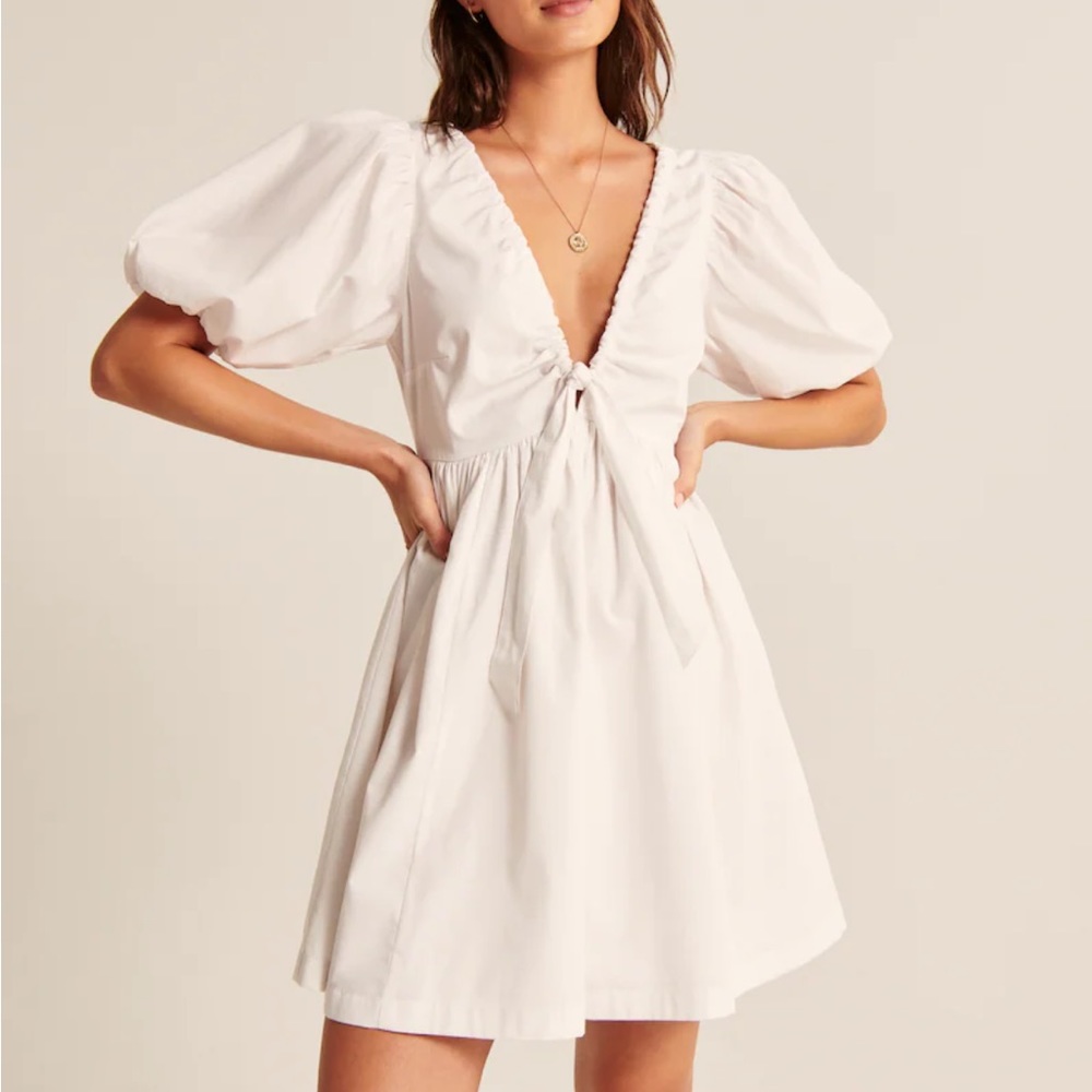 NWT White Puff Sleeve Abercrombie & Fitch dress (Small)